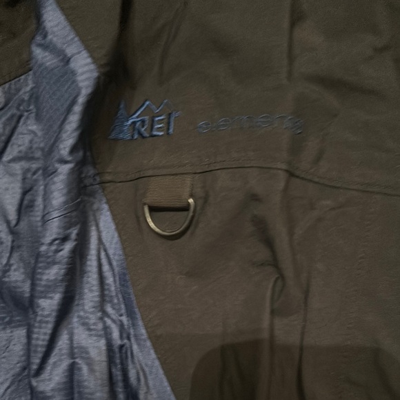 REI Men's Navy and Black Windbreaker - Picture 10 of 12